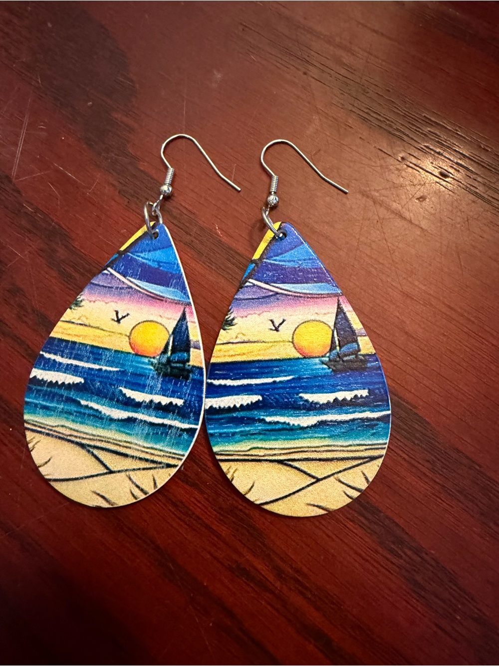 ✴️New✴️Sunset Sail Teardrop Beach Earrings ($2.00)